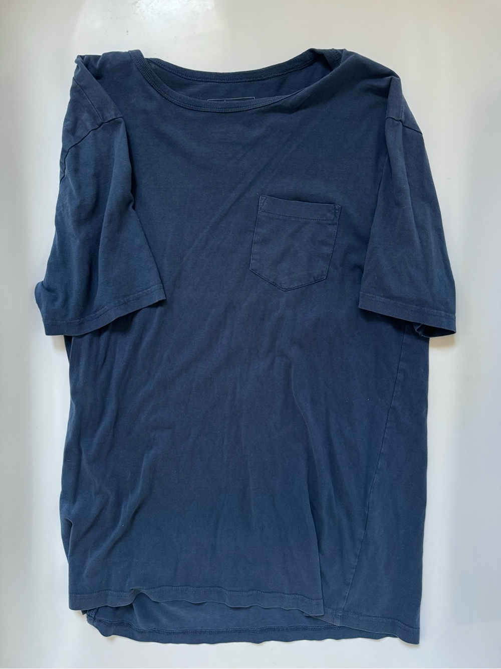 Simons Men's Short-Sleeve Pocket Tee in Navy Blue